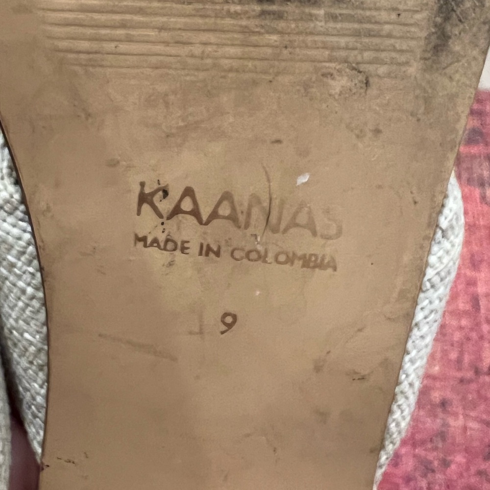 KAANAS Pacifico Chunky Crisscross Sandals - Picture 5 of 6